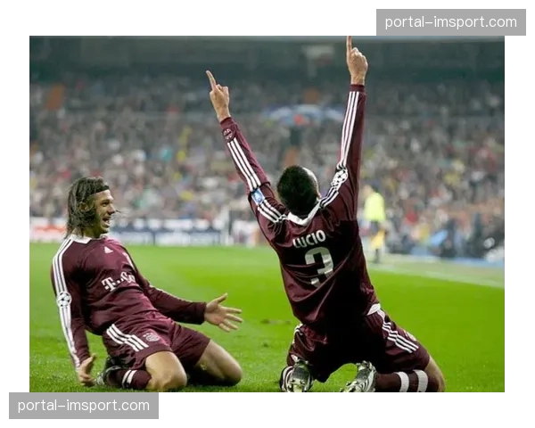 欧冠1-4决赛首回合:拜仁慕尼黑主场1-1战平皇家马德里 欧冠1-4决赛首回合:拜仁慕尼黑主场1-1战平皇家马德里